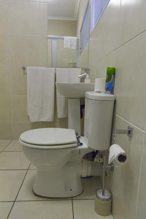 The Suburban Guest House Bloemfontein Room photo